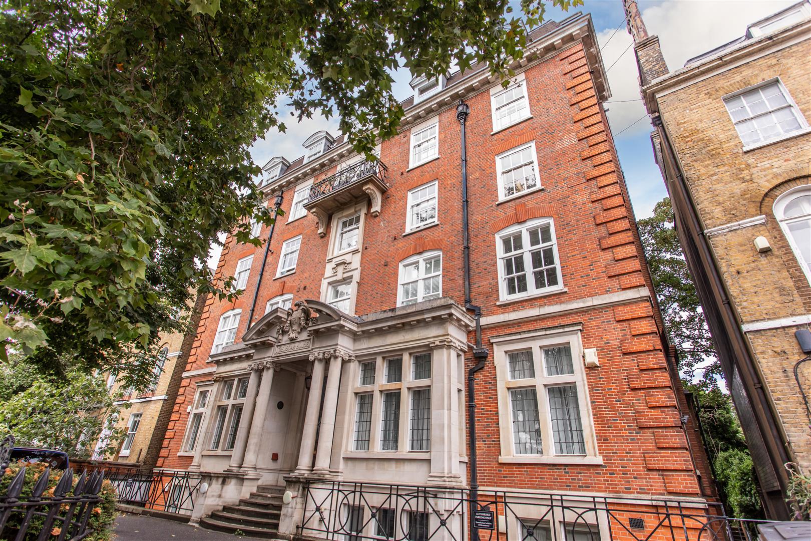 1 bed property in Tredegar House, Bow